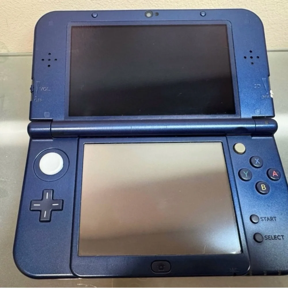 IPS Nintendo NEW 3DS XL / LL in Metallic Blue + 64gb + games + charger